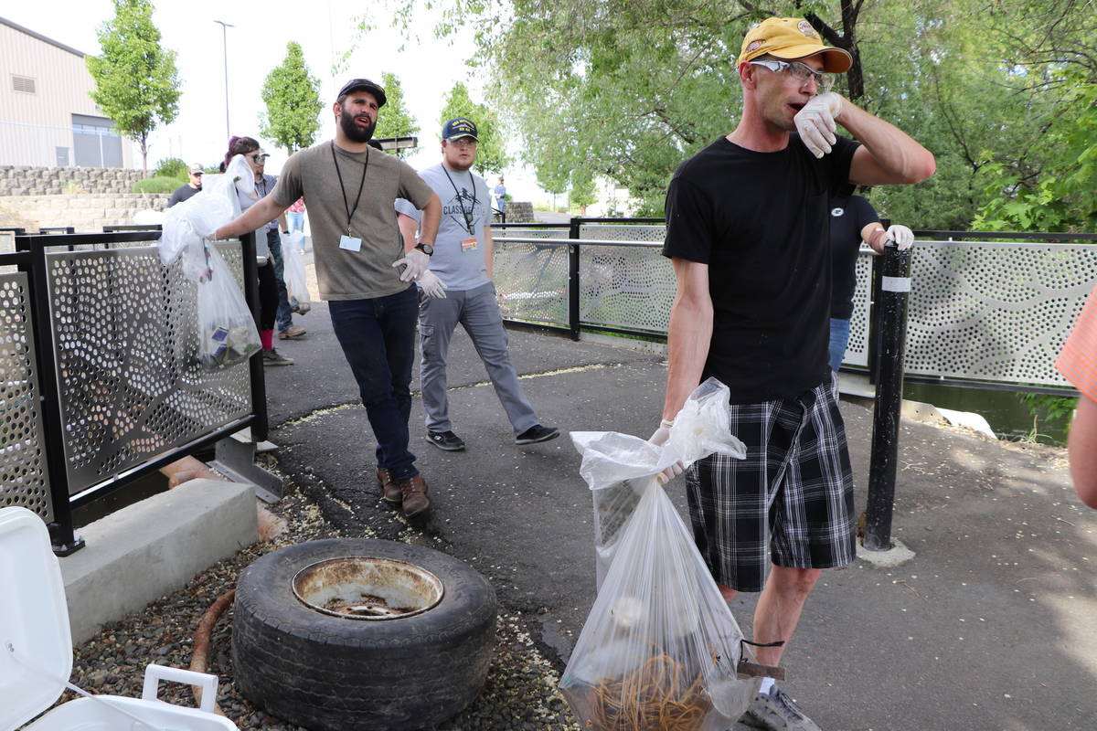 Students Lead Effort to Keep Campus Clean 