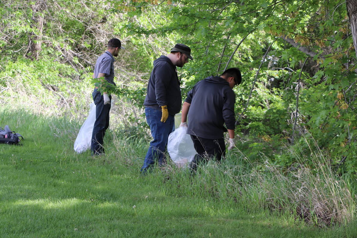 Students Lead Effort to Keep Campus Clean 